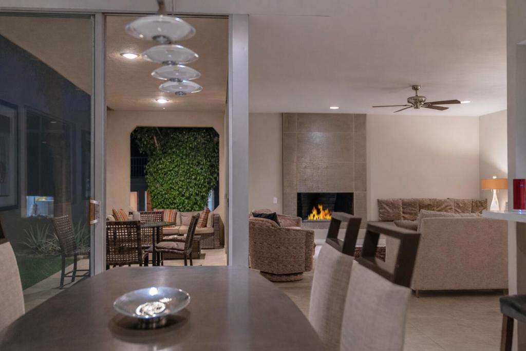 497 Desert Lakes Circle