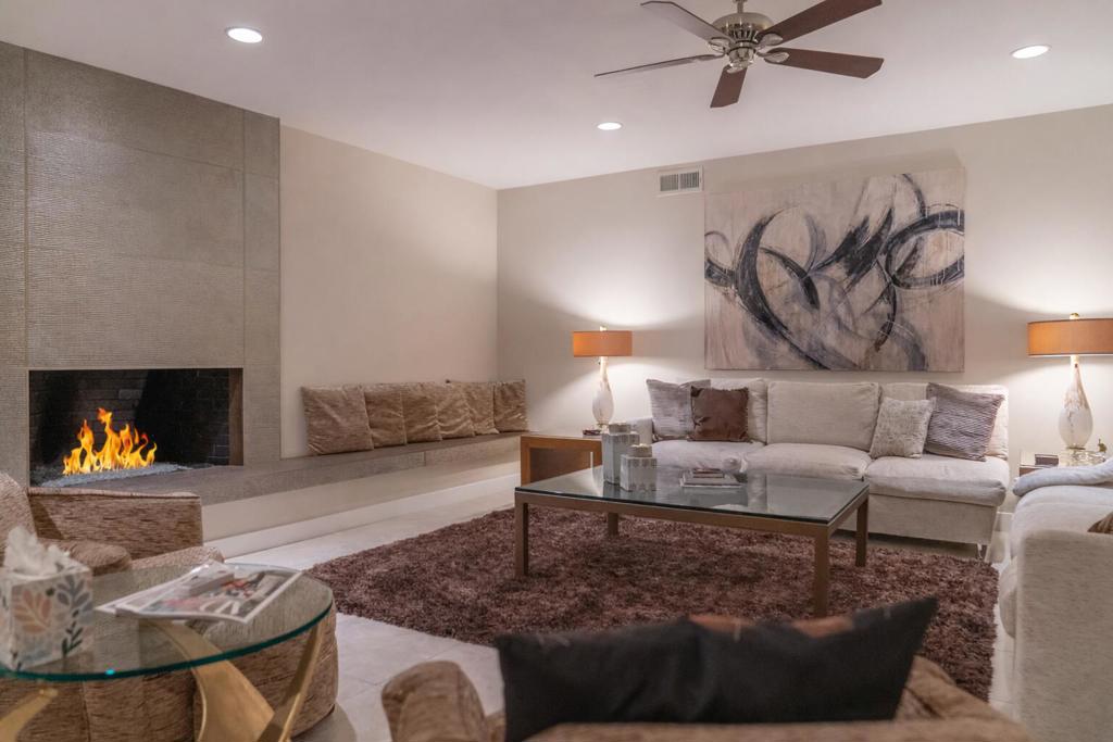 497 Desert Lakes Circle