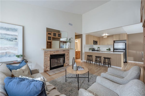 10531 LAKESIDE DR S UNIT B, GARDEN GROVE, CA 92840 - Image 4323d764c83aa869e34fbeb6d35f09d2/2094552131