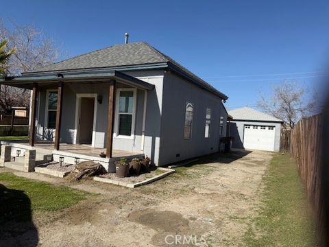 Photo of 941 W Oldfield St, Lancaster, CA 93534 (MLS # SR26026751)