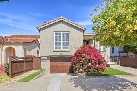 Photo of 576 57th St. ST, Oakland, CA 94609 (MLS # 41149344)