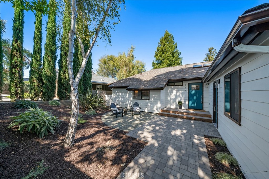 262 East Foothill Boulevard