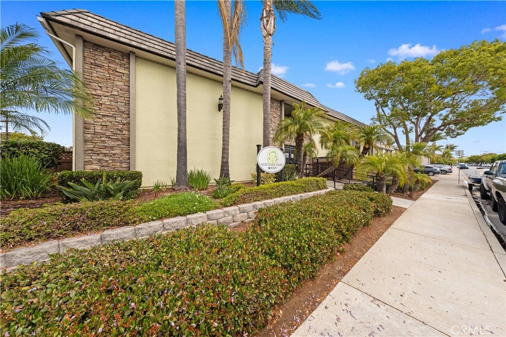 6602 Beadnell Way