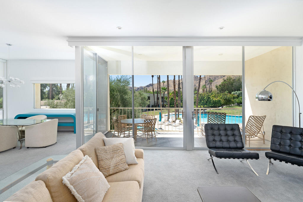 483 Desert Lakes Drive