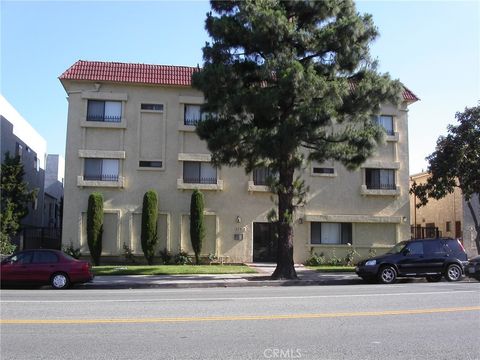 Photo of 17312 Chatsworth Street #B, Granada Hills, CA 91344 (MLS # SR26041430)