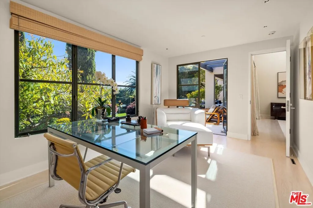 Montecito, California 93108, United States, 4 Bedrooms Bedrooms, ,4 BathroomsBathrooms,Residential,Active,41287