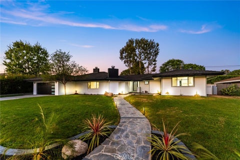 Photo of 1271 Brittany Cross Rd, North Tustin, CA 92705 (MLS # OC26195987)