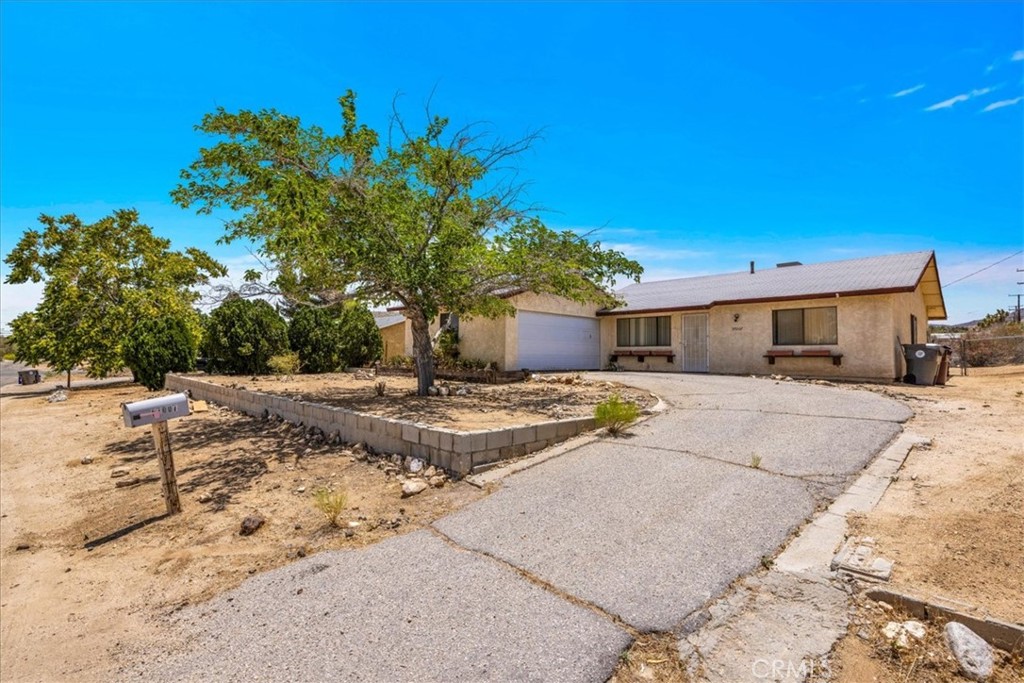 This 3-bedroom, 2-bath probate property in Yucca Valley presents an opportunity for someone ready to invest a little work and unlock its potential. With 1,224 square feet of interior space on a 13,503 square foot lot, the home offers a spacious kitchen, central HVAC, natural gas, and chain link fencing. The layout is efficient, and a little vision could go a long way.
Located minutes from hiking in Joshua Tree National Park, events at the Hi-Desert Cultural Center, and local shops and restaurants along Highway 62, this property is conveniently situated for both everyday living and weekend getaways. Whether you're looking to create a primary residence or a future rental, this one is worth a look. Home is sold as-is.