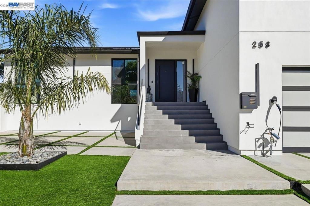 Photo of 258 Dexter Pl, San Ramon, CA 94583 (MLS # 41126989)