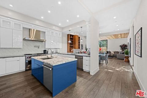 Photo of 1612 S Wooster Street #1, Los Angeles, CA 90035 (MLS # 25621201)