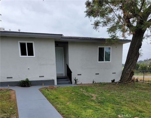 Photo of 12421 Ridgewood Dr Dr, Yucaipa, CA 92399 (MLS # IV25248929) Photo of 12421 Ridgewood Dr Dr, Yucaipa, CA 92399 (MLS # IV25248929)