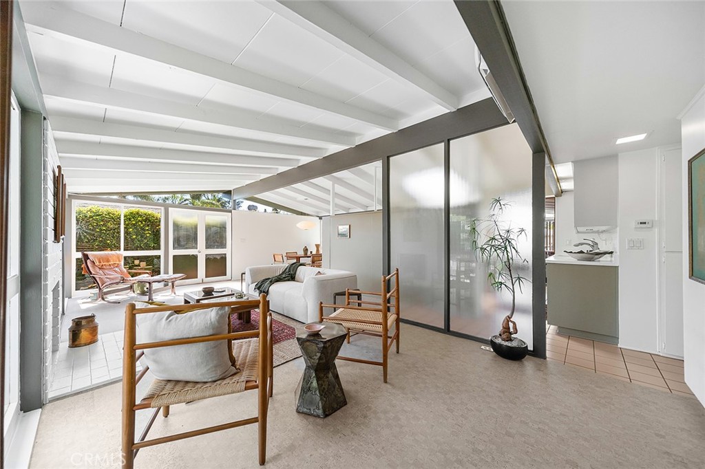 7108 E Mezzanine Way