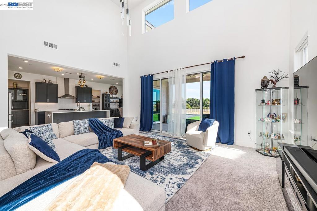 713 713 River Bend Dr