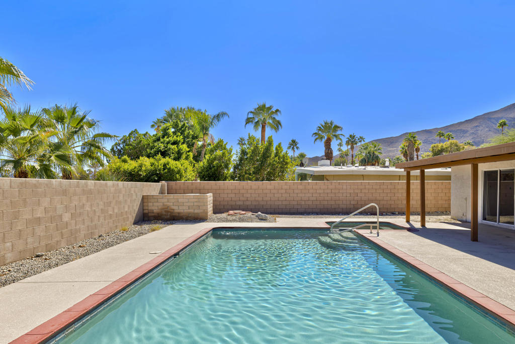 Magnesia Falls Cove - Residential