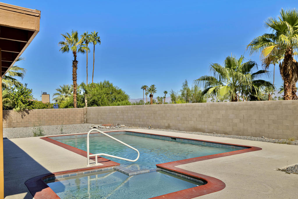 Magnesia Falls Cove - Residential