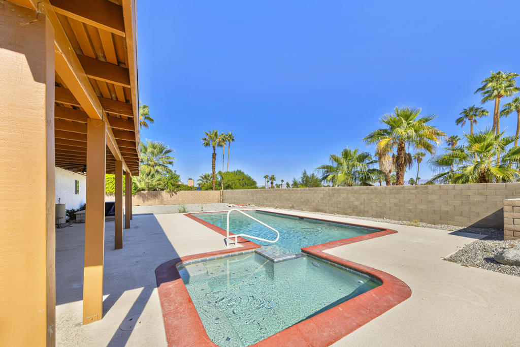 Magnesia Falls Cove - Residential