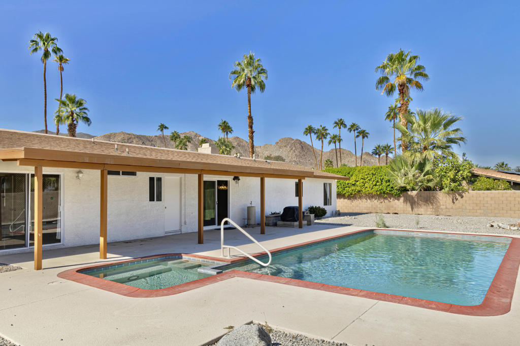 Magnesia Falls Cove - Residential