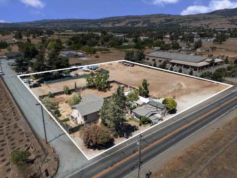 Photo of 13350 Kimble Court, San Martin, CA 95046 (MLS # ML82057294)