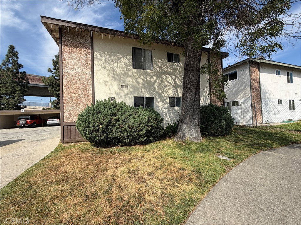 1611 Picadilly Way B