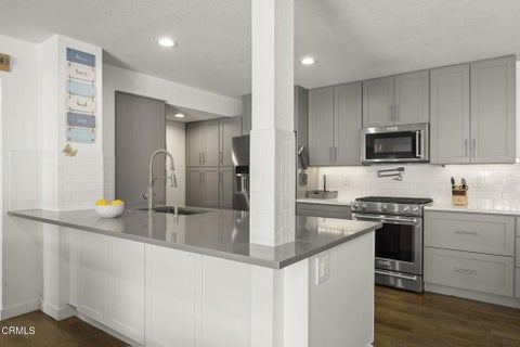 Tiny photo for 2274 Martinique Lane, Oxnard, CA 93035 (MLS # V1-38709)