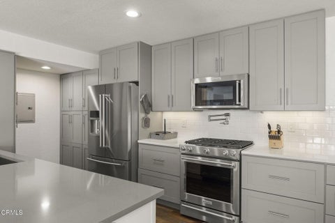 Tiny photo for 2274 Martinique Lane, Oxnard, CA 93035 (MLS # V1-38709)