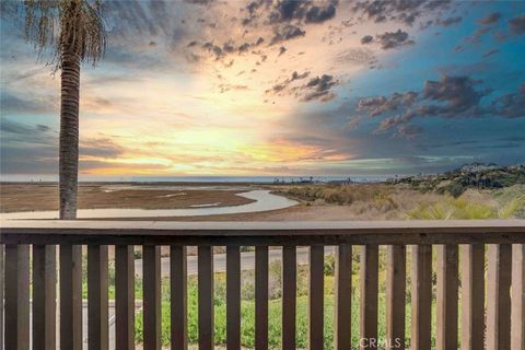 Photo of 2405 Caminito Ocean Cv, Cardiff By The Sea, CA 92007 (MLS # HD26082493)