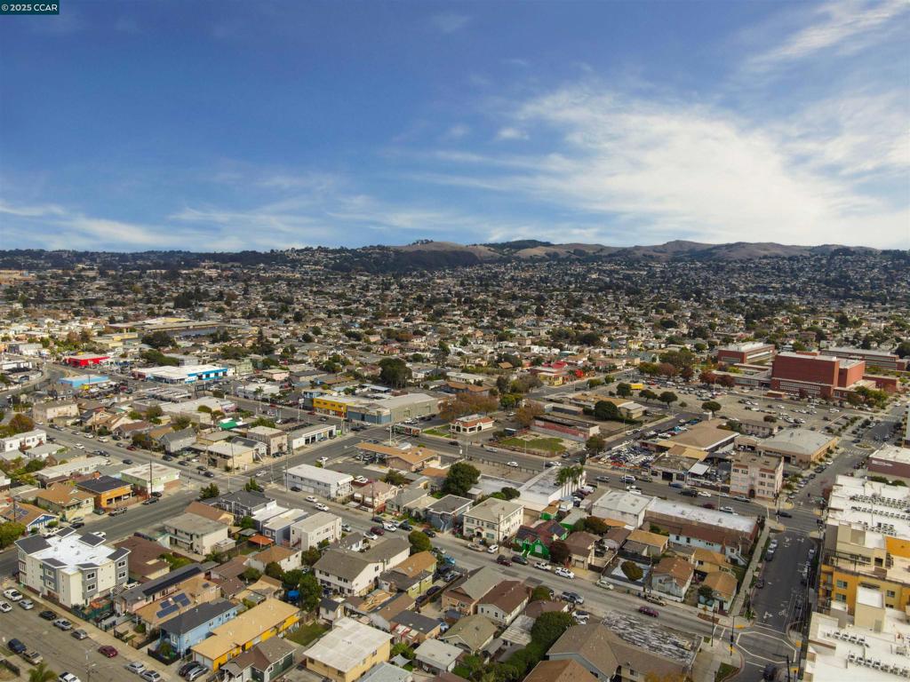 IRON TRIANGLE - Residential