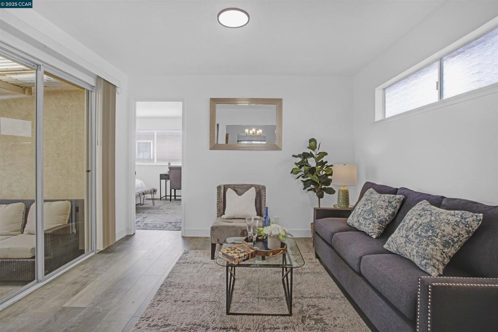 IRON TRIANGLE - Residential