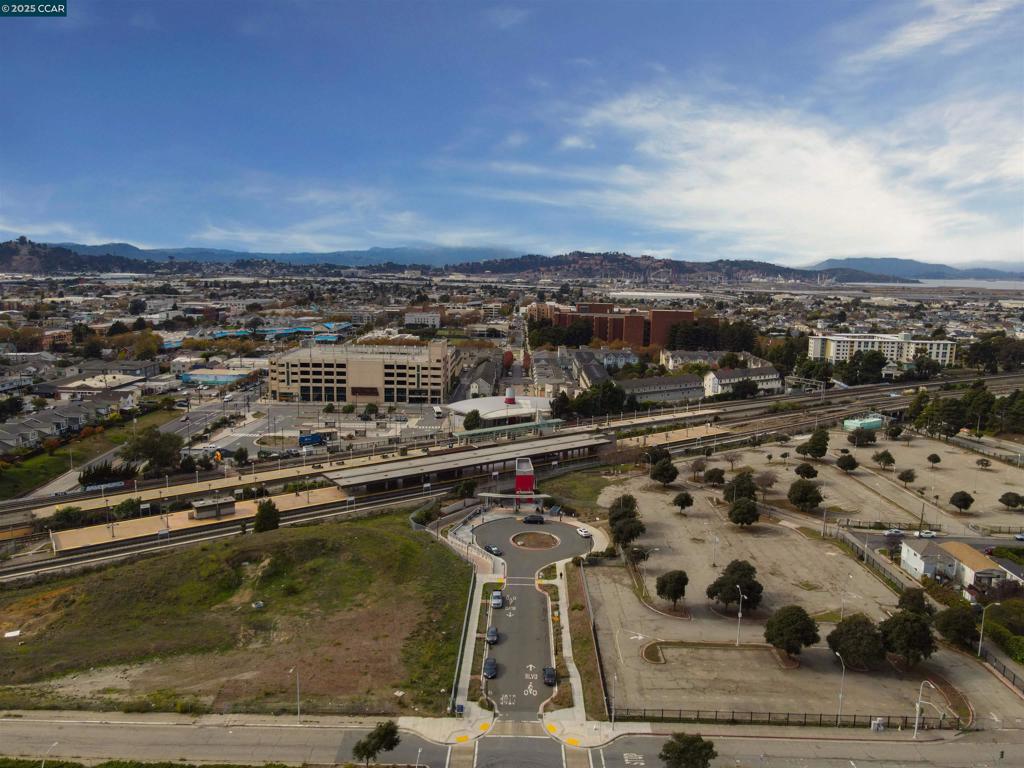 IRON TRIANGLE - Residential