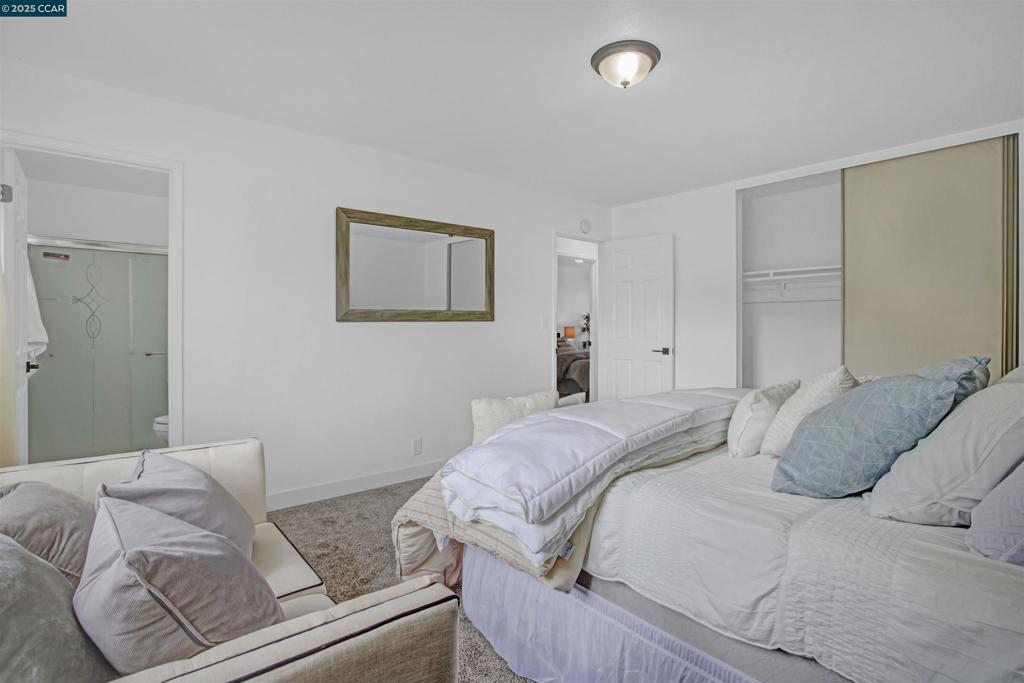 IRON TRIANGLE - Residential