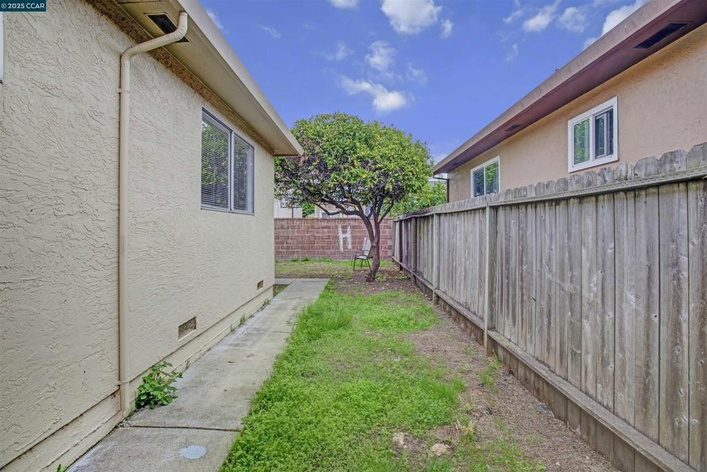 IRON TRIANGLE - Residential