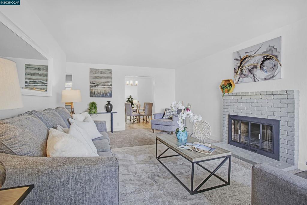 IRON TRIANGLE - Residential