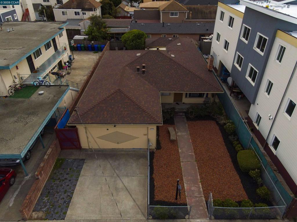 IRON TRIANGLE - Residential