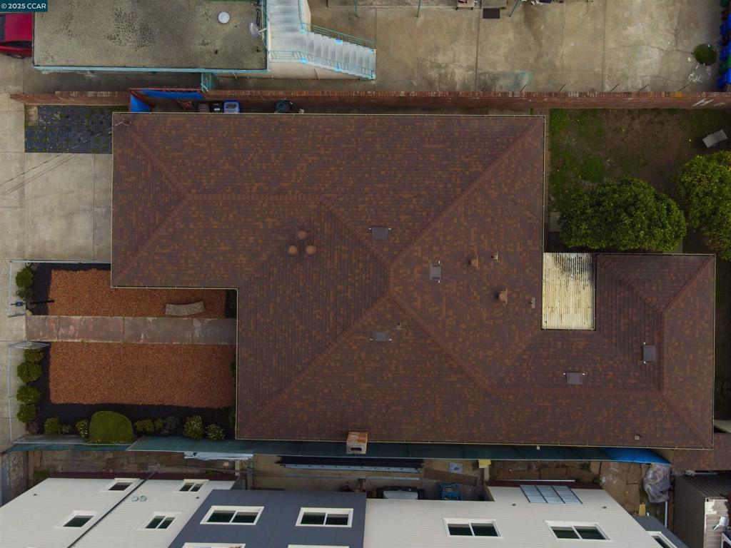 IRON TRIANGLE - Residential