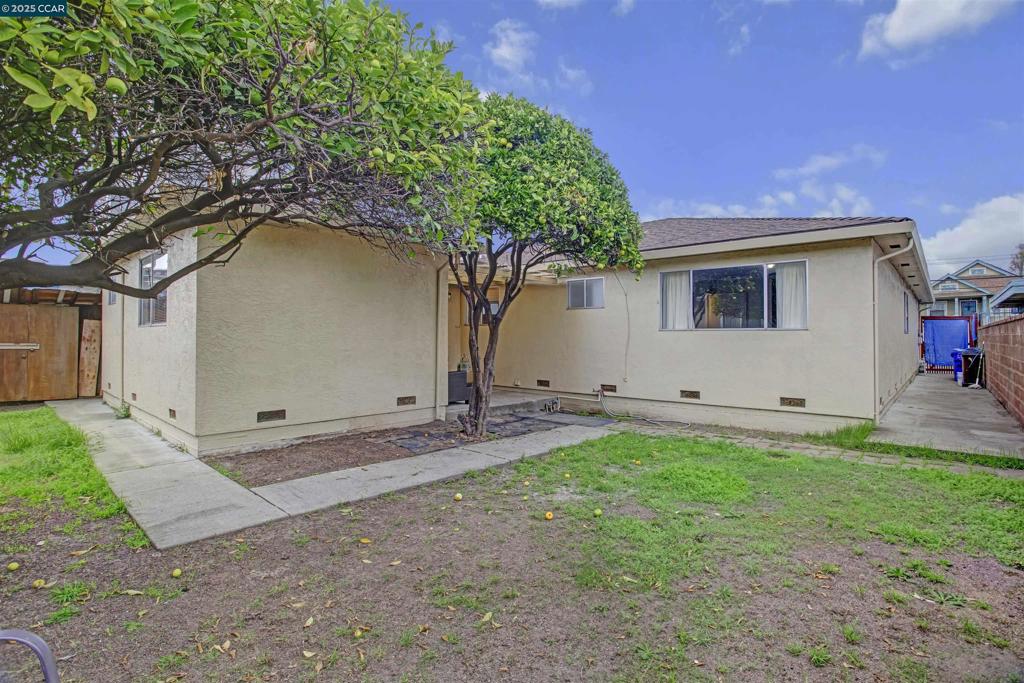 IRON TRIANGLE - Residential