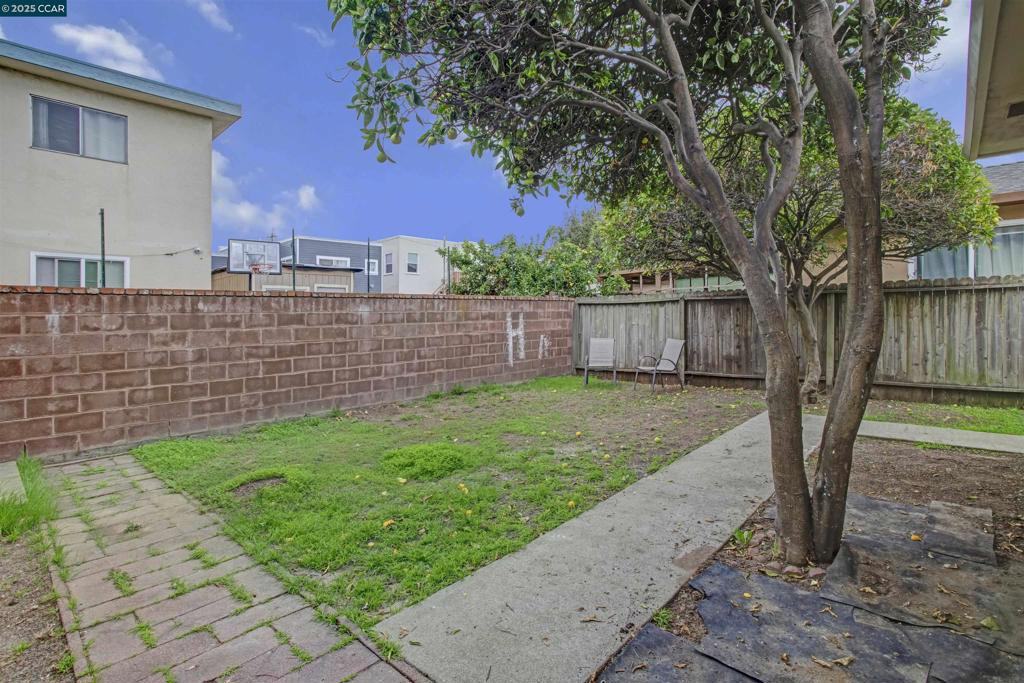 IRON TRIANGLE - Residential