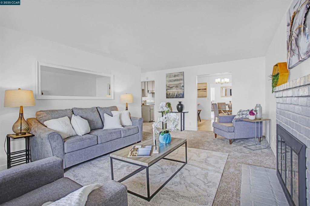 IRON TRIANGLE - Residential