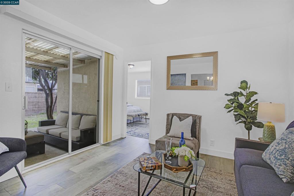 IRON TRIANGLE - Residential