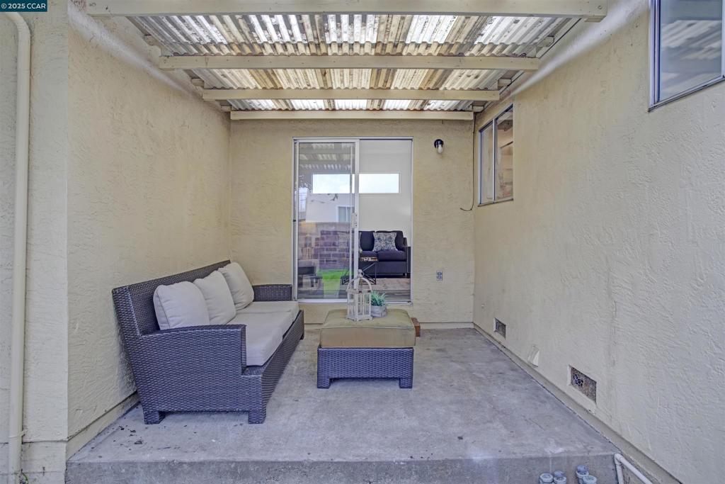 IRON TRIANGLE - Residential