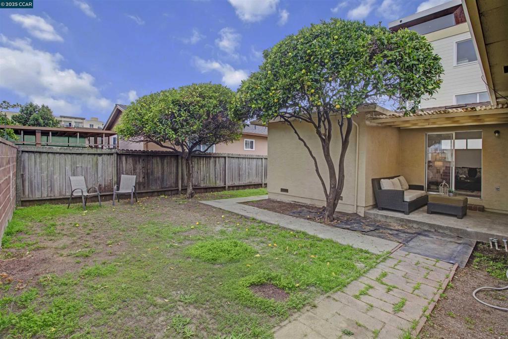 IRON TRIANGLE - Residential