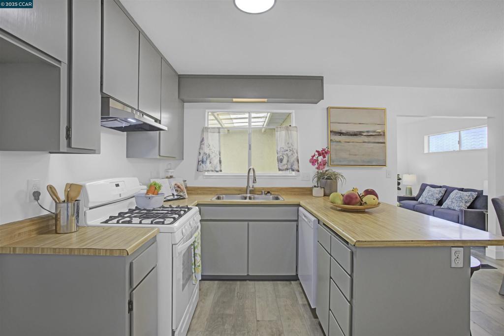 IRON TRIANGLE - Residential