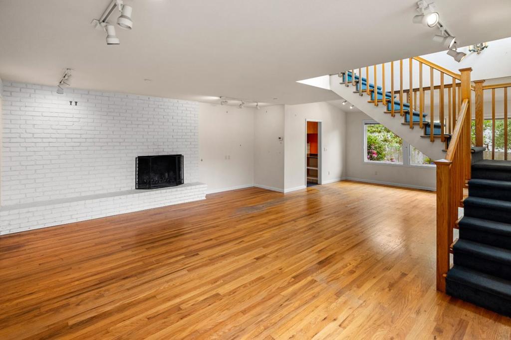 3053 Cormorant Road