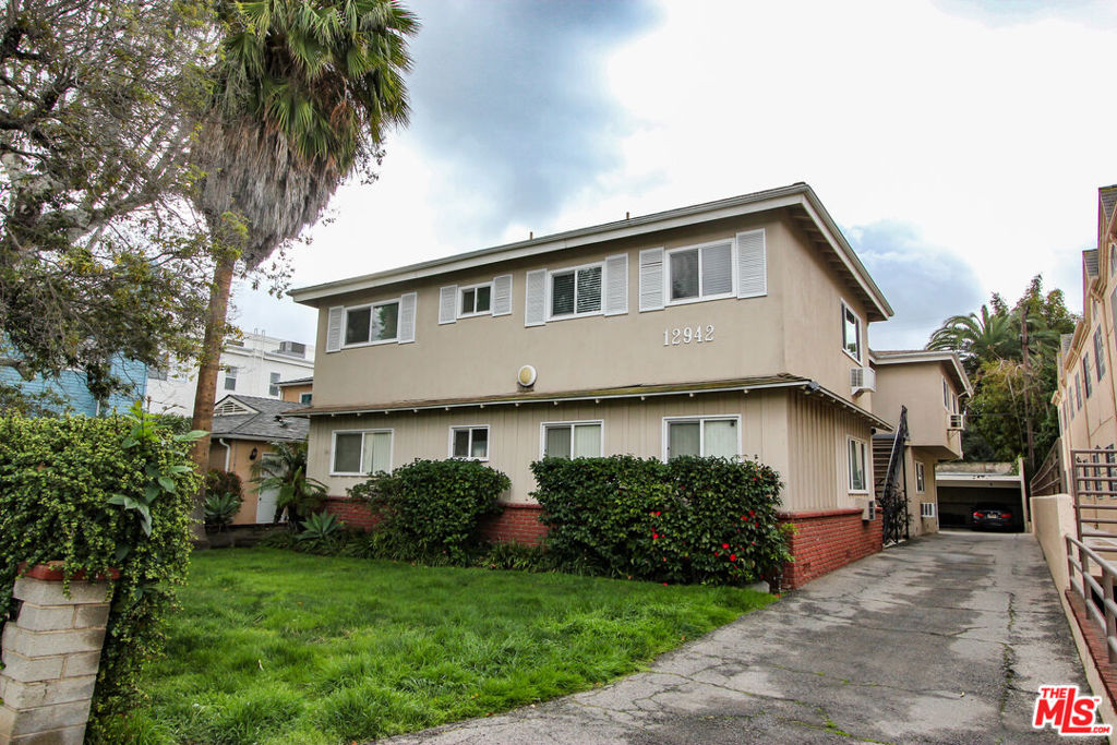 Just a stone's throw from all the amenities Studio City has to offer, this upstairs 1 bedroom 1 bath freshly renovated apartment is ready to lease! Located on the second floor, this unit offers luxury and charm in a naturally light and bright atmosphere. Pass through the generously sized living and dining area into a renovated kitchen complete with abundant storage, quartz counter and island and stainless steel appliances. The bedroom offers ample closet space and easy access to the pristine full bath. Unit comes with 1 parking space, storage locker and on-site laundry facility. Don't miss the opportunity to call this Studio City gem your home, call today! Owner pays water and trash. Tenants pay gas, electricity, cable/internet, renter's insurance, pet rent. 1 year minimum. No smoking. Rentspree.