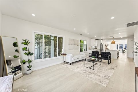 2942 S West View Los Angeles CA 90016