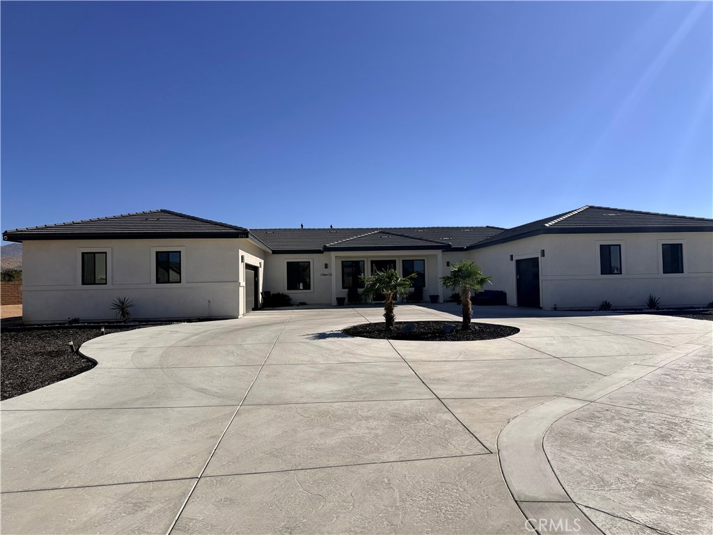 3711 W Avenue M11