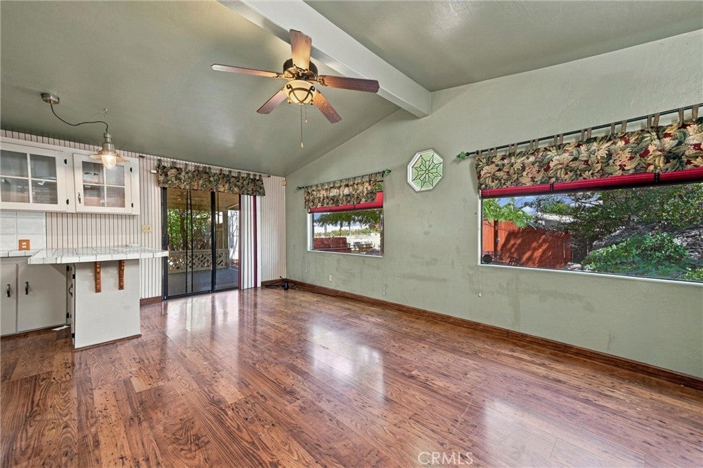 3725 Spring Valley