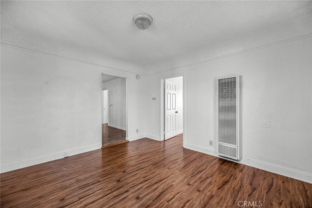 822 E 87th Place