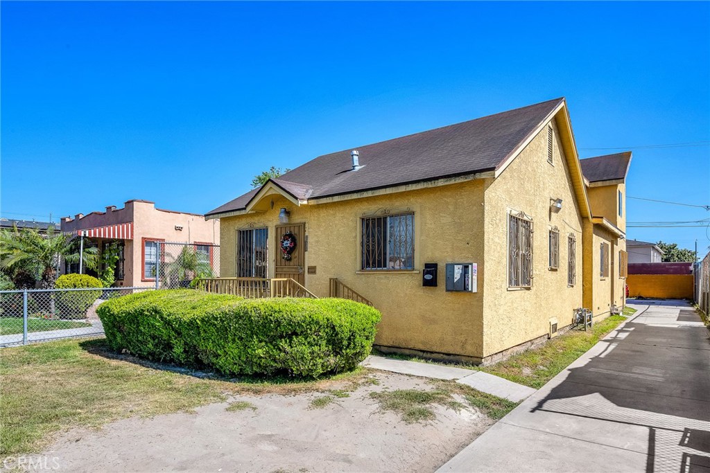822 E 87th Place