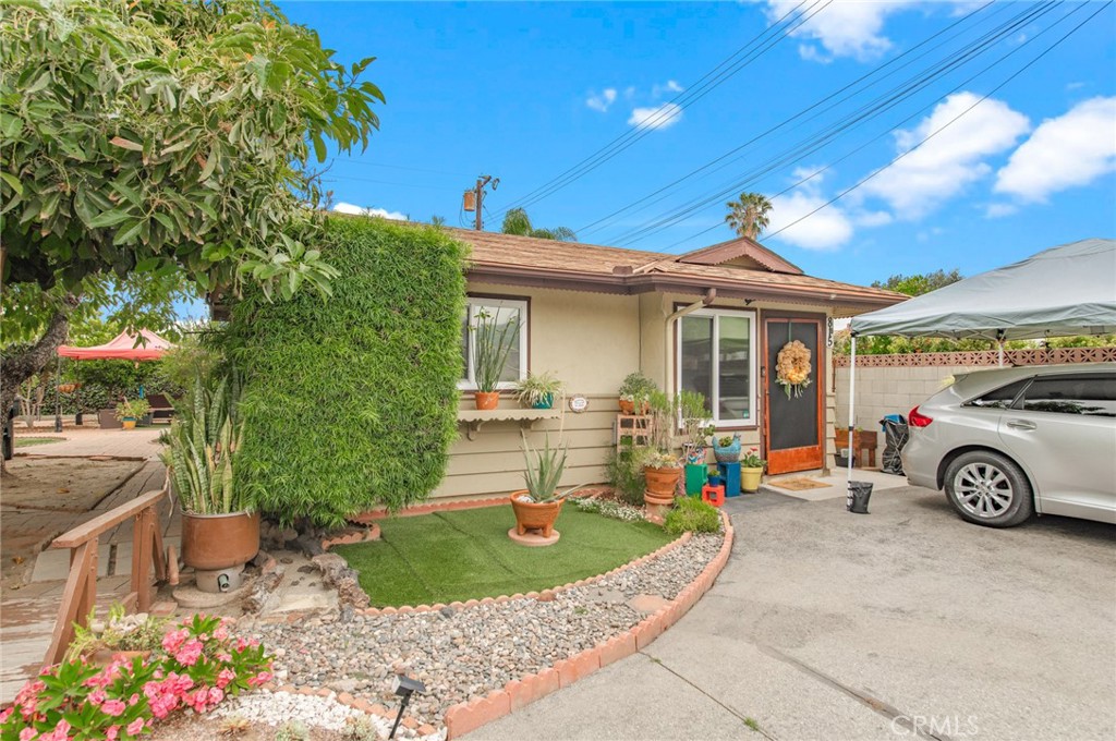 815 S Lark Ellen Avenue