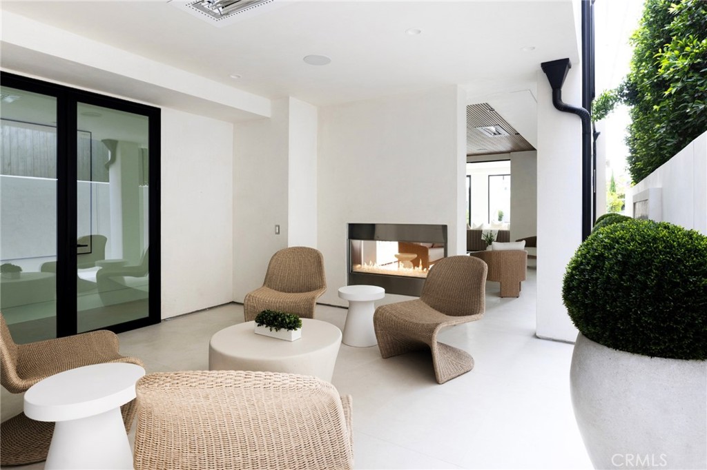 Corona del Mar South of PCH (CDMS) - Residential